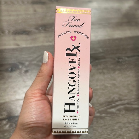 Too Faced Hangover Replenishing Face Primer - Picture 1 of 2